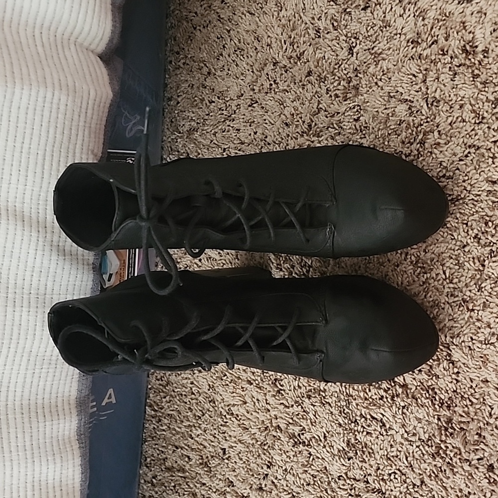Divided by H&M Pumps